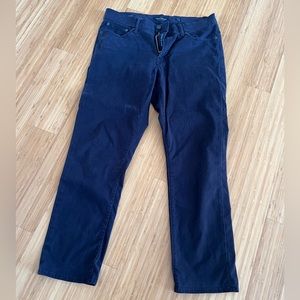 Lucky Brand athletic fit chinos 34/30 EUC